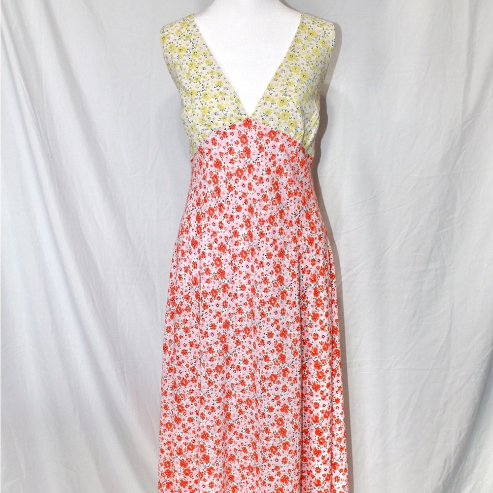 Vrg Grl Floral V-Neck Maxi Dress in Pink and Cream - Picture 3 of 8